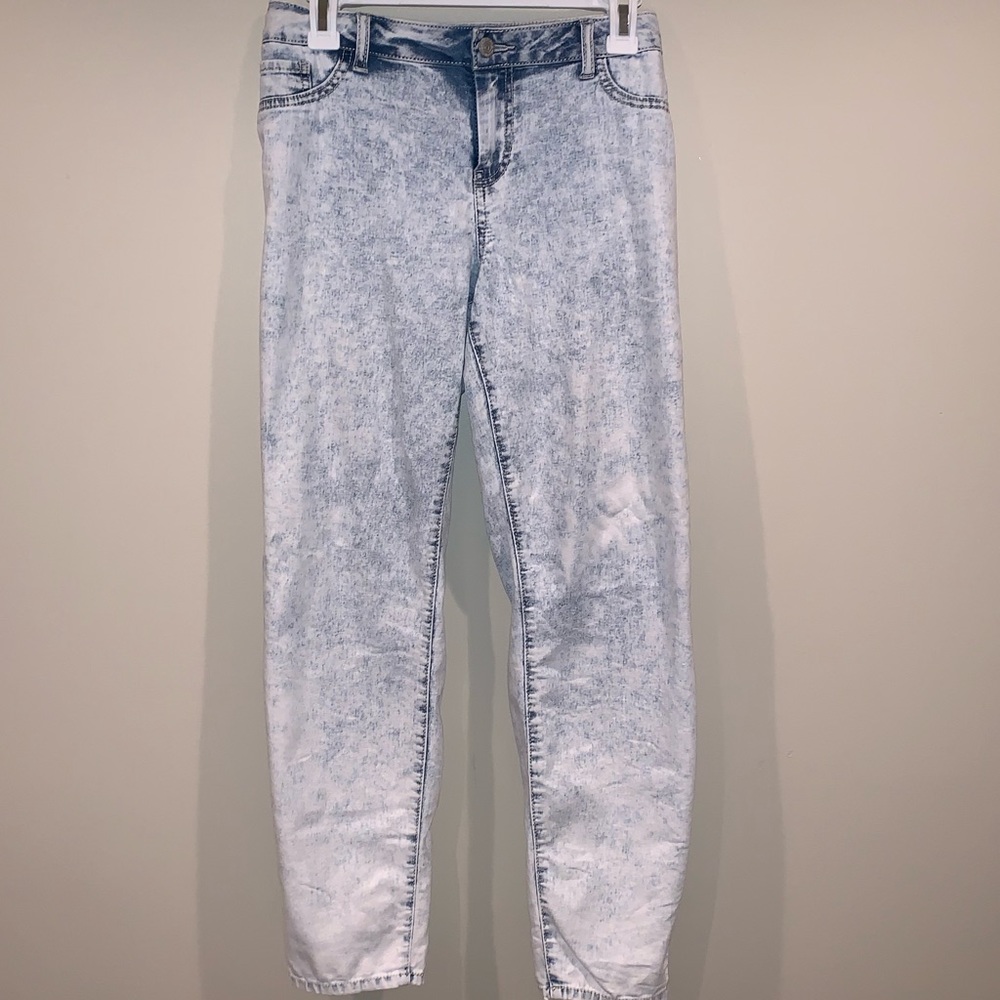 L.E.I. Acid Wash Jeans